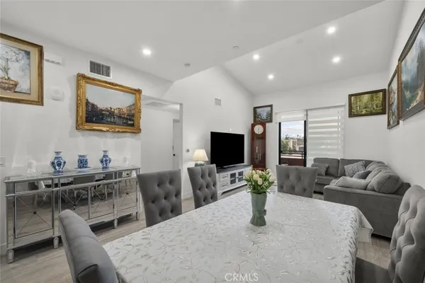 $890,000 | 2608 Honolulu Avenue, Unit 310, Montrose, CA 91020