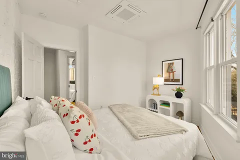 $675,000 | 1237 Potomac Avenue Southeast, Washington, DC 20003