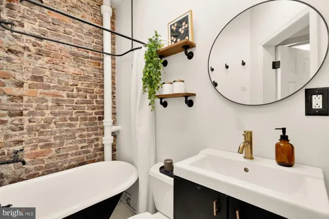 $675,000 | 1237 Potomac Avenue Southeast, Washington, DC 20003