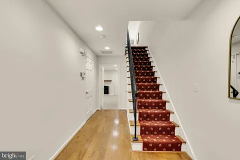 $999,900 | 8 Sangamore Court, Bethesda, MD 20816