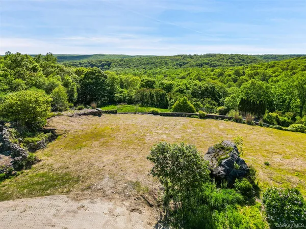 $4,500,000 | 371-383 Pea Pond Road, Katonah, NY 10536