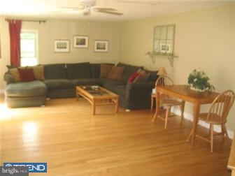 341 Zynn Road Downingtown, PA 19335 - Photo 3 of 12 Living Room