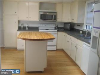 341 Zynn Road Downingtown, PA 19335 - Photo 4 of 12 Kitchen