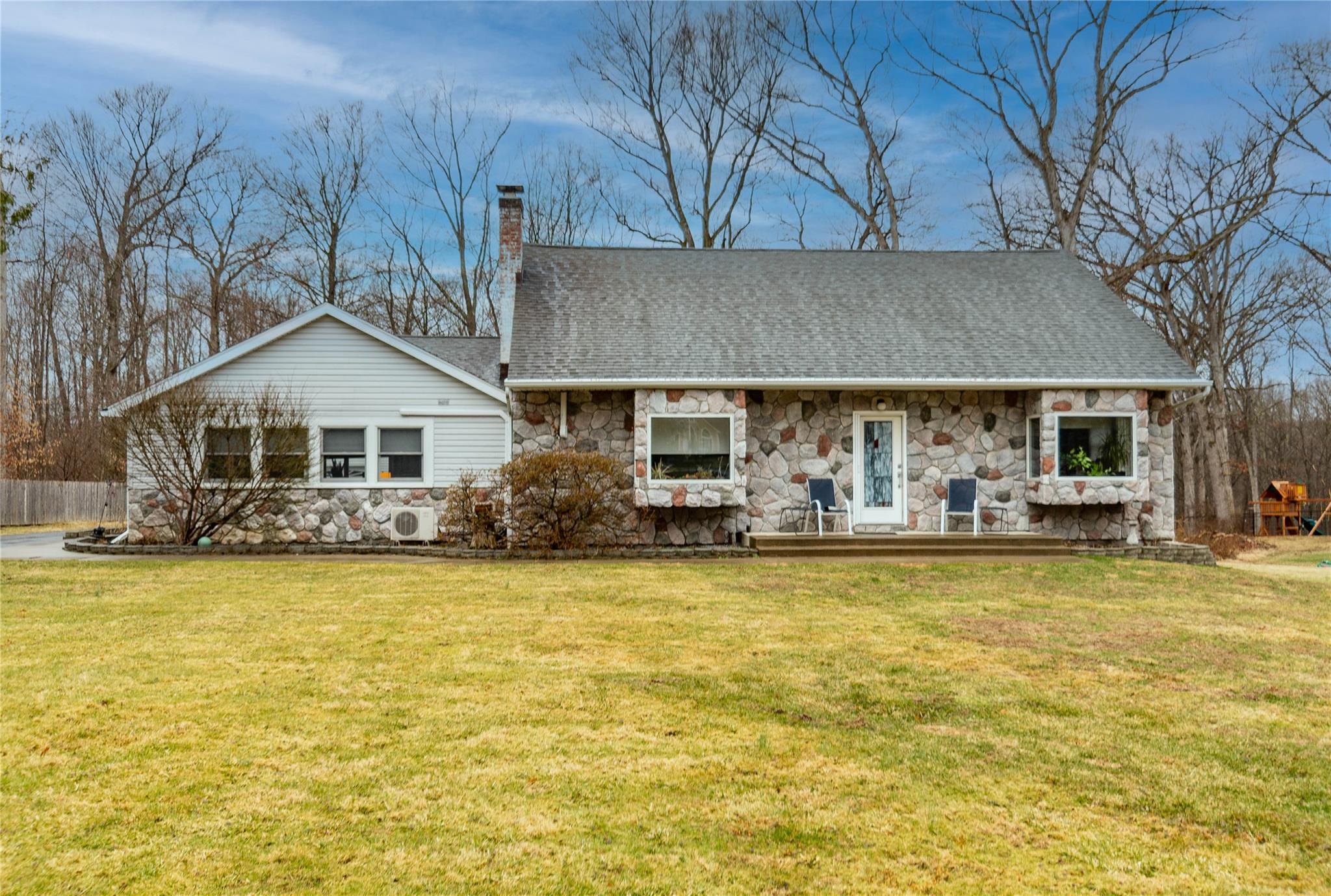 front of the house stone and vinyl siding