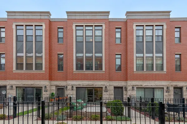$589,999 | 2243 West Coulter Street, Unit 2, Chicago, IL 60608