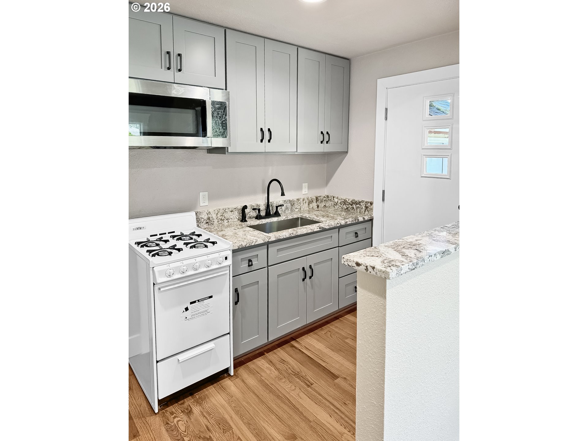 608 4th Street Springfield, OR 97477 - Photo 5 of 33 Unit #1
