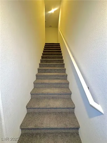 $1,995 | 6108 Hibiscus Gdn Street, North Las Vegas, NV 89081