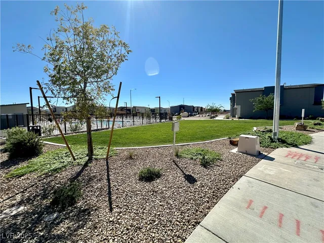 $1,995 | 6108 Hibiscus Gdn Street, North Las Vegas, NV 89081