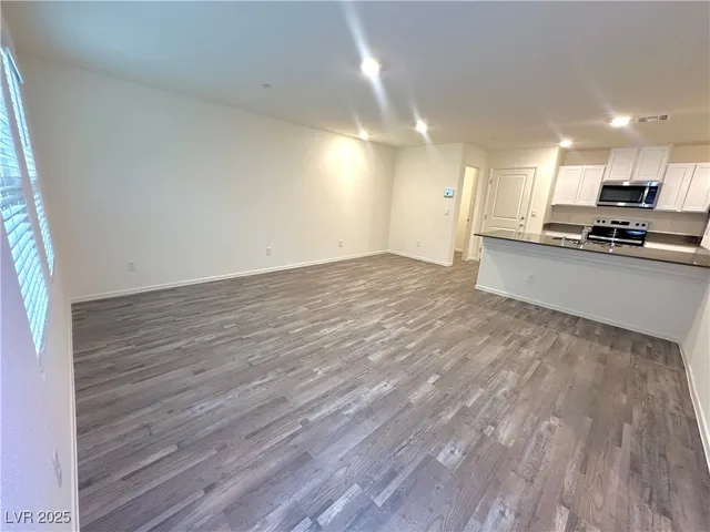 $1,995 | 6108 Hibiscus Gdn Street, North Las Vegas, NV 89081