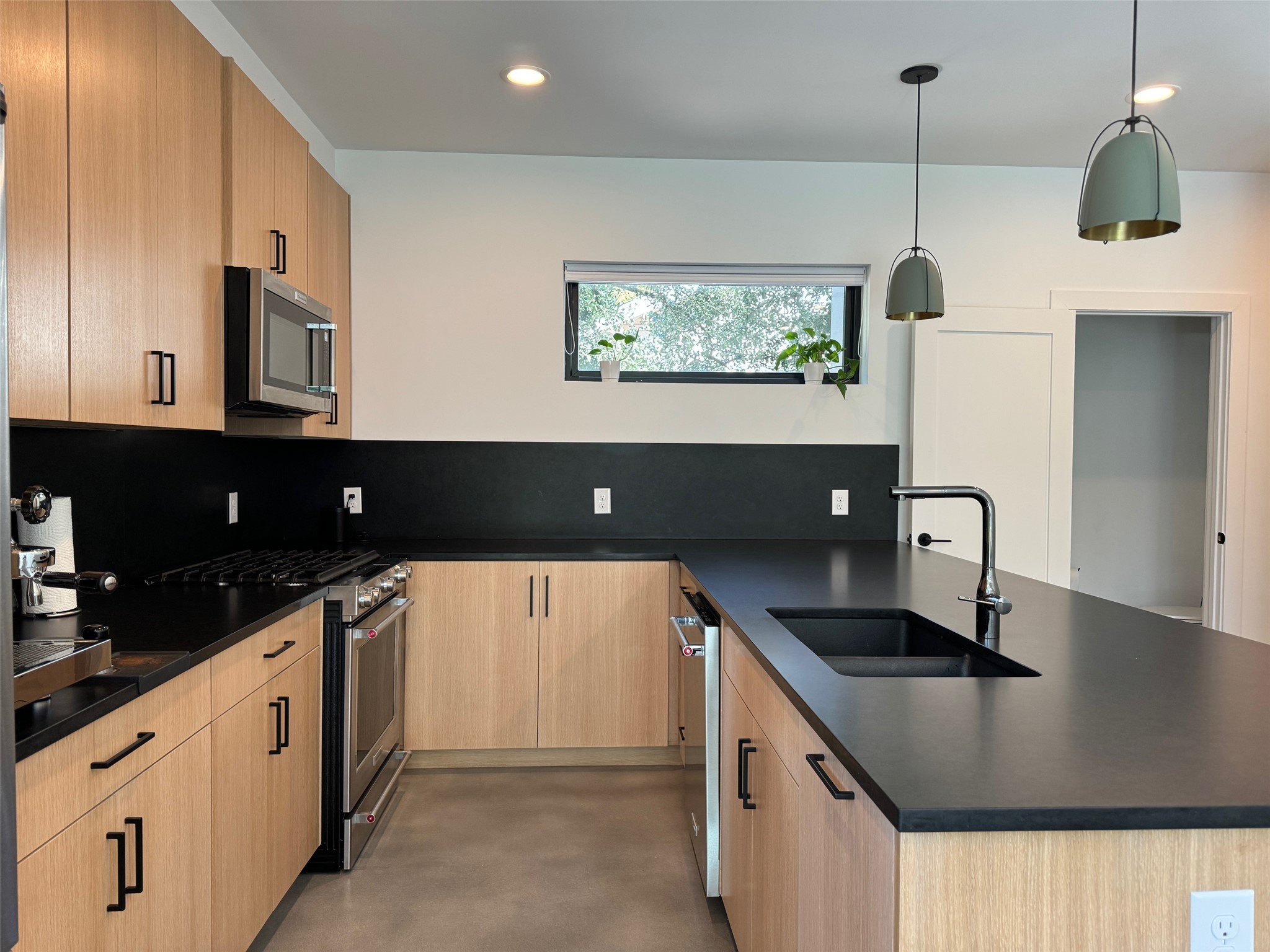 1204 Redd Street, Unit 2 Austin, TX 78745 - Photo 6 of 18