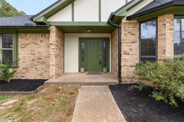 $324,900 | 18133 Briarcrest Drive, Flint, TX 75762