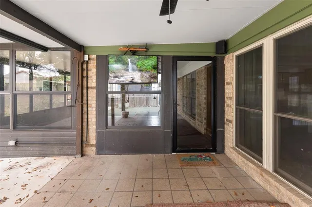 $324,900 | 18133 Briarcrest Drive, Flint, TX 75762