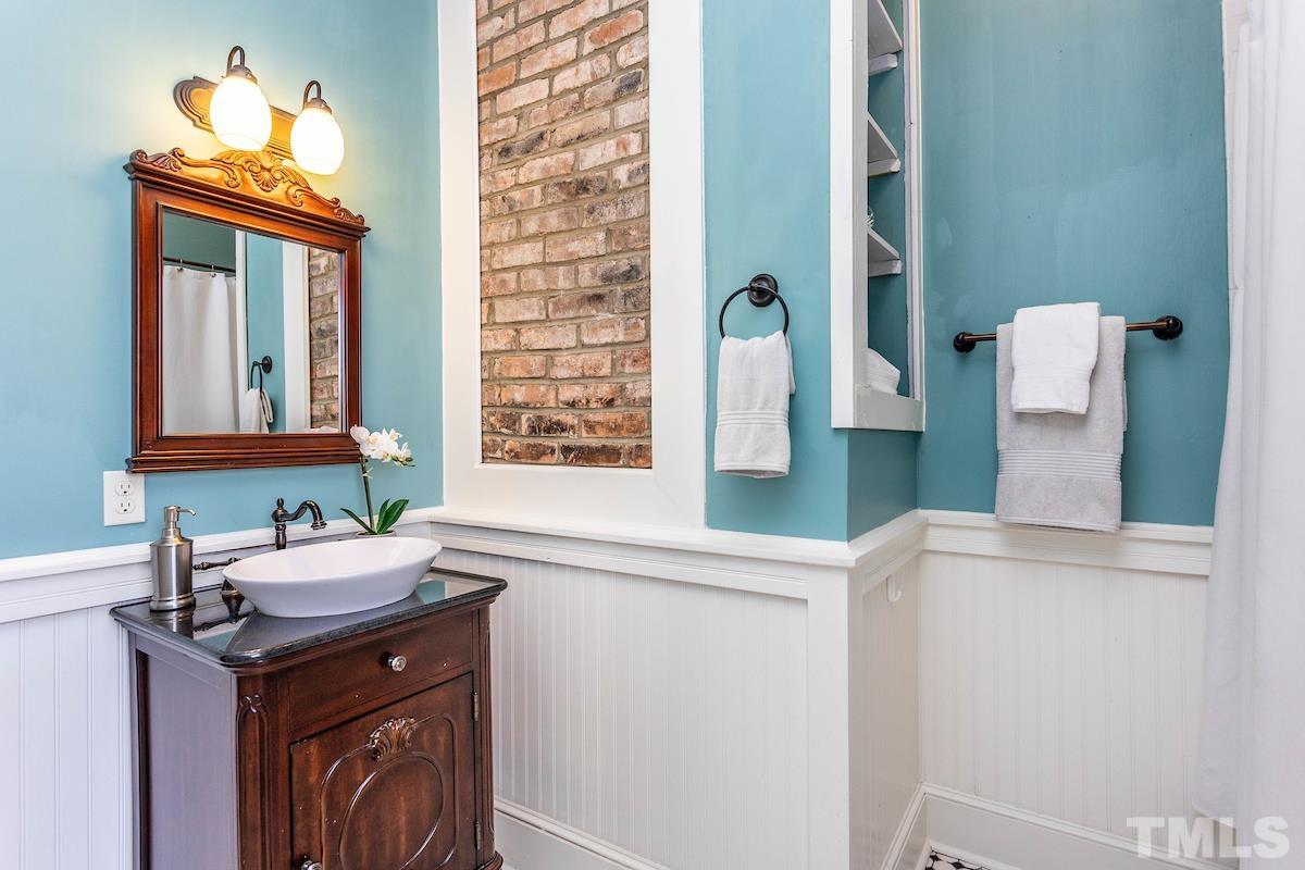 529 East Martin Street Raleigh, NC 27601 - Photo 25 of 29 a utility room with dryer and washer