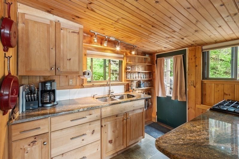 79 Kendall Pond Road South Gardner, MA 01440 - Photo 9 of 35 Gallery Image 9