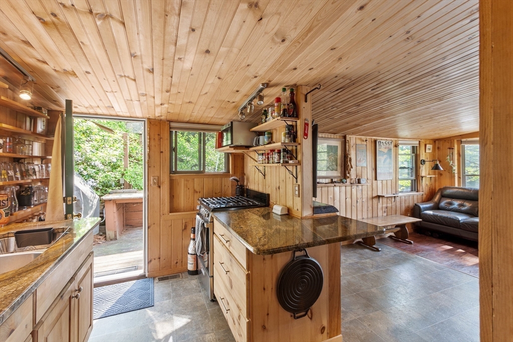 79 Kendall Pond Road South Gardner, MA 01440 - Photo 10 of 35 Gallery Image 10