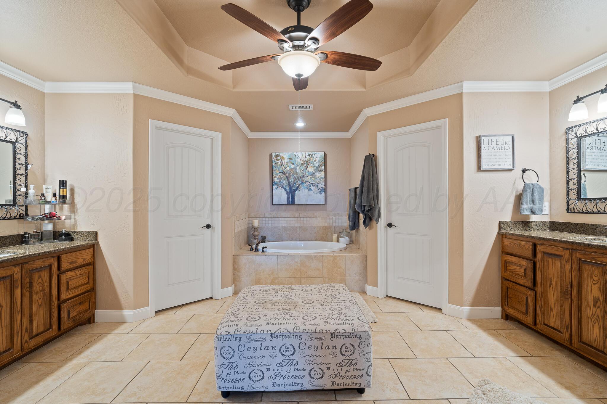 19591 Chaparral Road Canyon, TX 79015 - Photo 5 of 51 Primary Bath