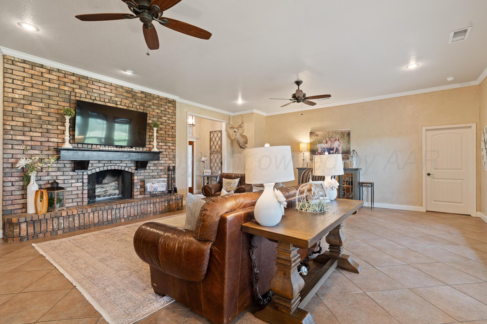 19591 Chaparral Road Canyon, TX 79015 - Photo 6 of 51 Living area