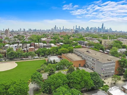 $2,300 | 1527 North Claremont Avenue, Unit 2R, Chicago, IL 60622