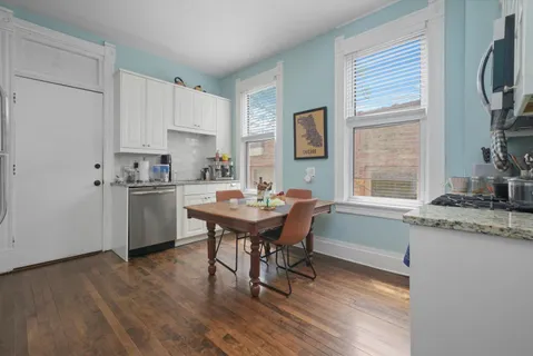 $2,300 | 1527 North Claremont Avenue, Unit 2R, Chicago, IL 60622