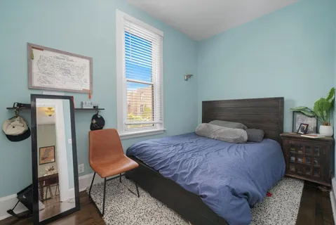 $2,300 | 1527 North Claremont Avenue, Unit 2R, Chicago, IL 60622