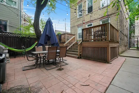 $2,300 | 1527 North Claremont Avenue, Unit 2R, Chicago, IL 60622
