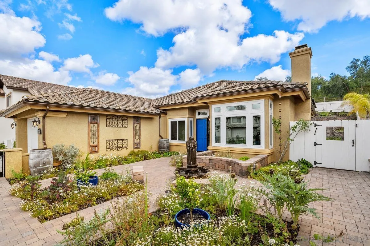 2284 Rolling Ridge Road Chula Vista, CA 91914 - Photo 3 of 44 front view of a house with a yard