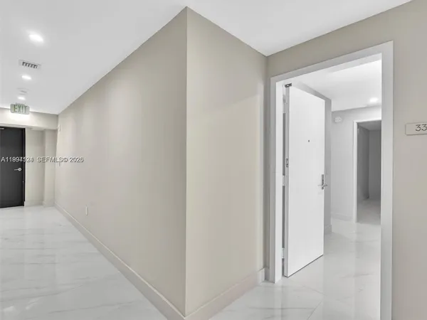 $9,500 | 711 Northeast 23rd Terrace, Unit 3303, Miami, FL 33137