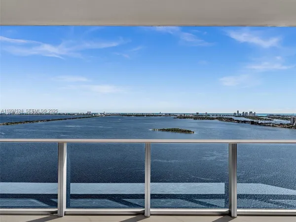 $9,500 | 711 Northeast 23rd Terrace, Unit 3303, Miami, FL 33137