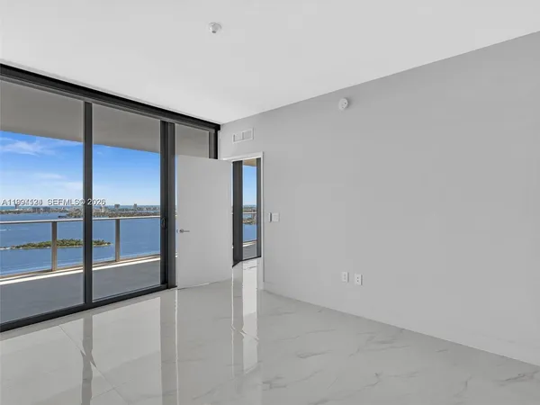 $9,500 | 711 Northeast 23rd Terrace, Unit 3303, Miami, FL 33137