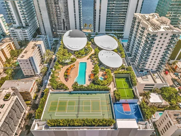 $9,500 | 711 Northeast 23rd Terrace, Unit 3303, Miami, FL 33137