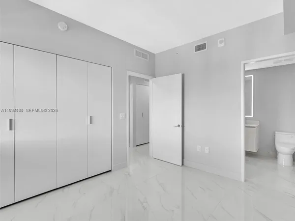 $9,500 | 711 Northeast 23rd Terrace, Unit 3303, Miami, FL 33137