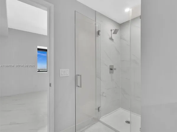 $9,500 | 711 Northeast 23rd Terrace, Unit 3303, Miami, FL 33137