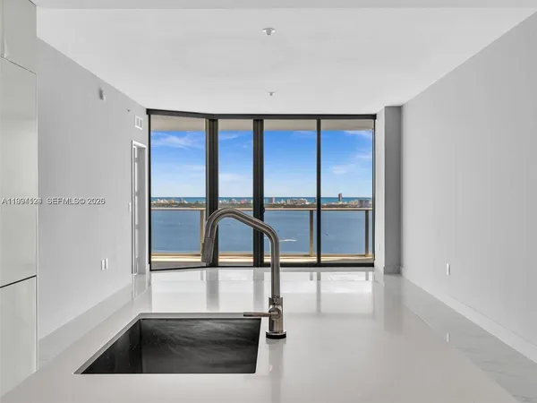 $9,500 | 711 Northeast 23rd Terrace, Unit 3303, Miami, FL 33137