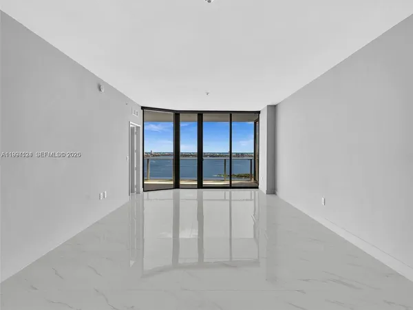 $9,500 | 711 Northeast 23rd Terrace, Unit 3303, Miami, FL 33137