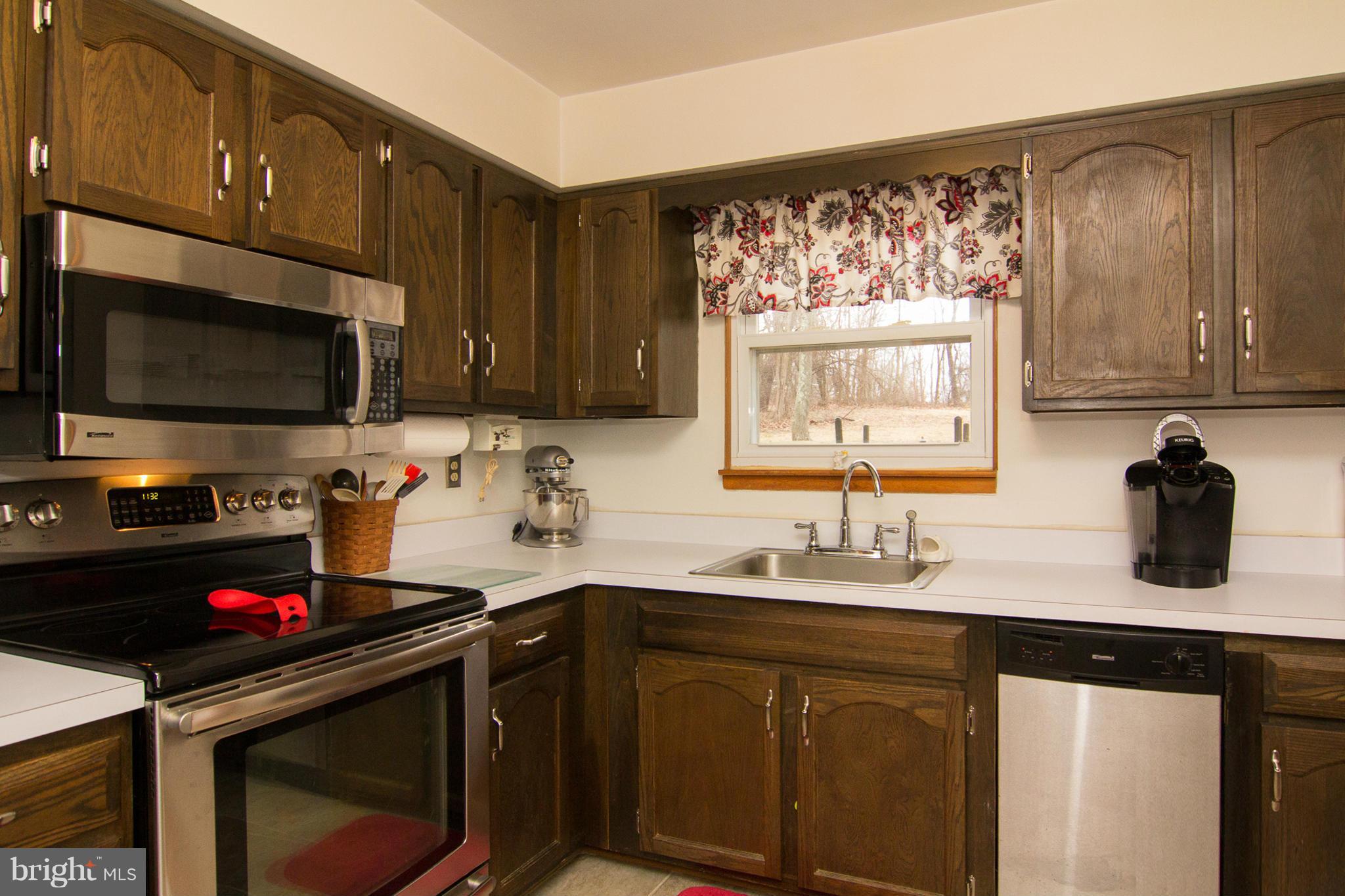 925 Western Chapel Road Westminster, MD 21157 - Photo 8 of 30 Kitchen