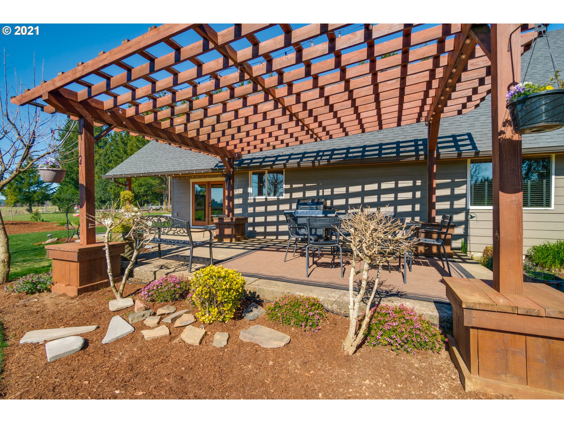 47280 Southeast Coalman Road Sandy, OR 97055 - Photo 21 of 32 a view of a chairs and tables in patio