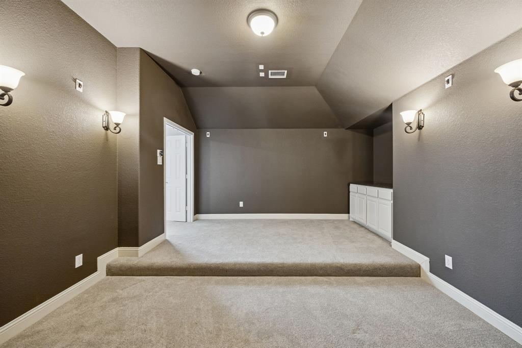 3608 Acropolis Way Plano, TX 75074 - Photo 24 of 40 a view of a hallway
