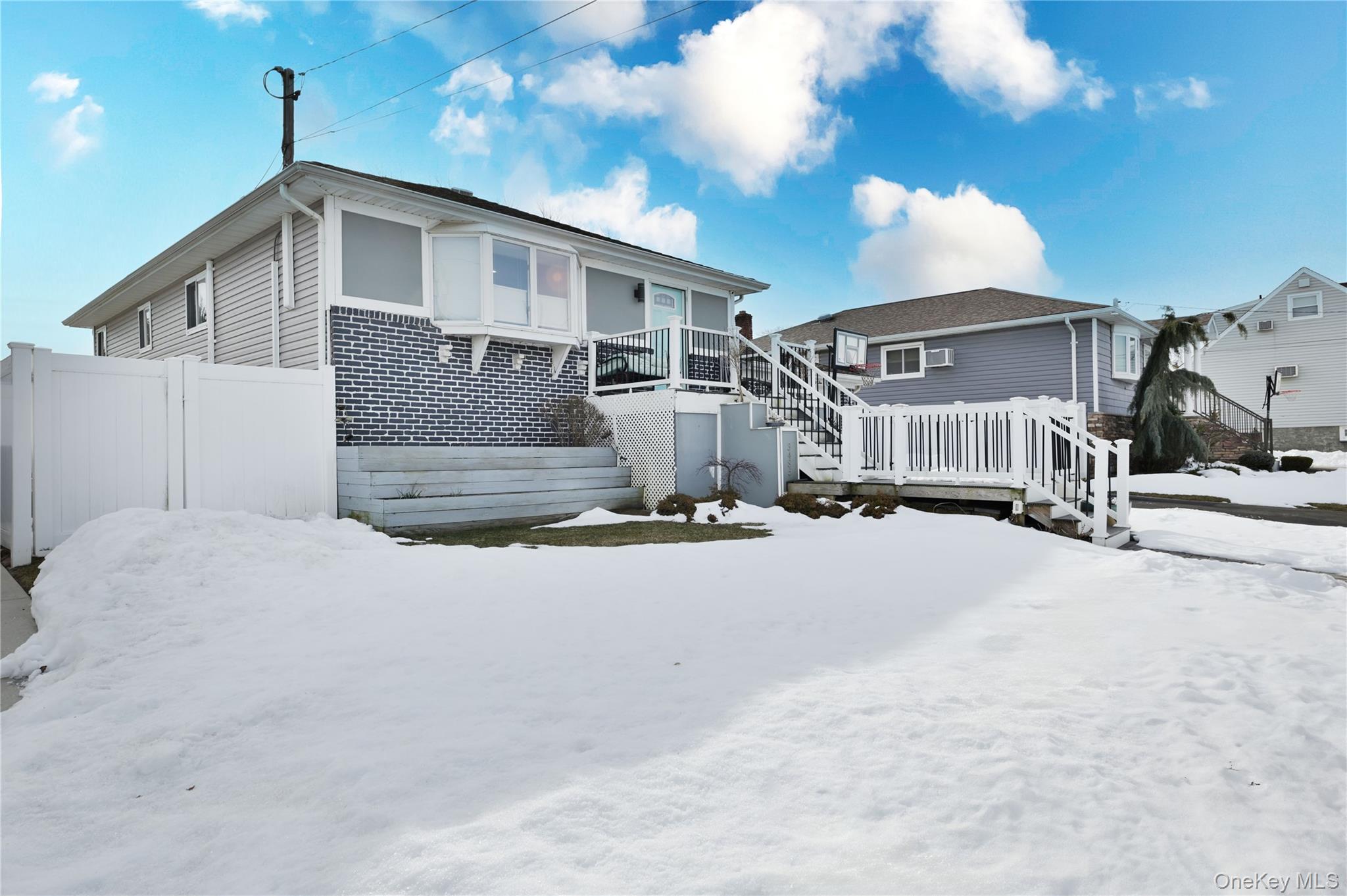 3485 Riverside Drive Oceanside, NY 11572 - Photo 2 of 30