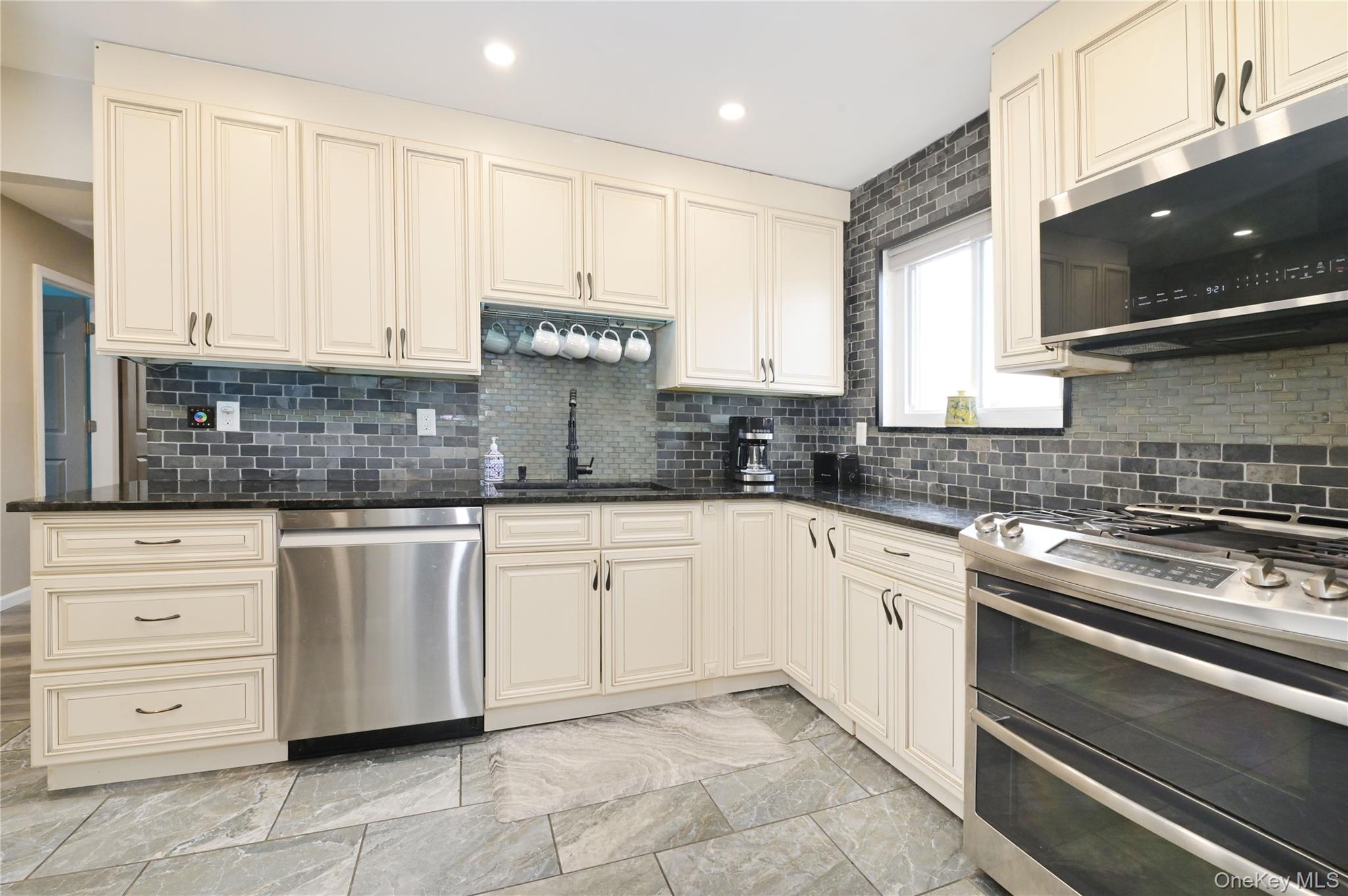 3485 Riverside Drive Oceanside, NY 11572 - Photo 9 of 30