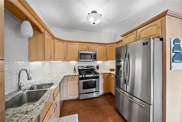 $350,000 | 204 Lenox Court, Imperial, PA 15126