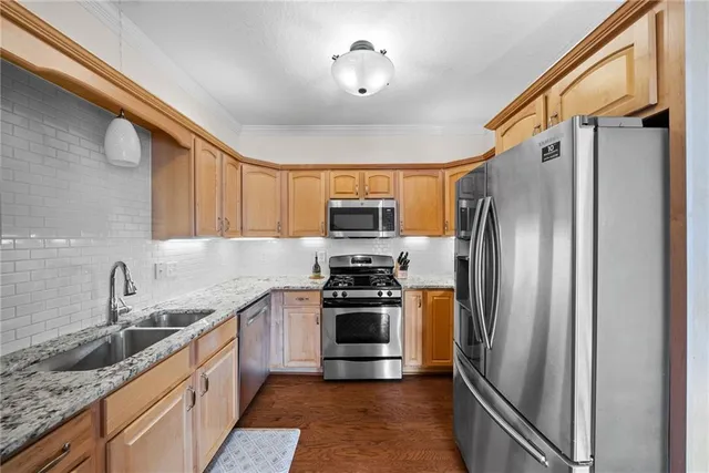 $350,000 | 204 Lenox Court, Imperial, PA 15126