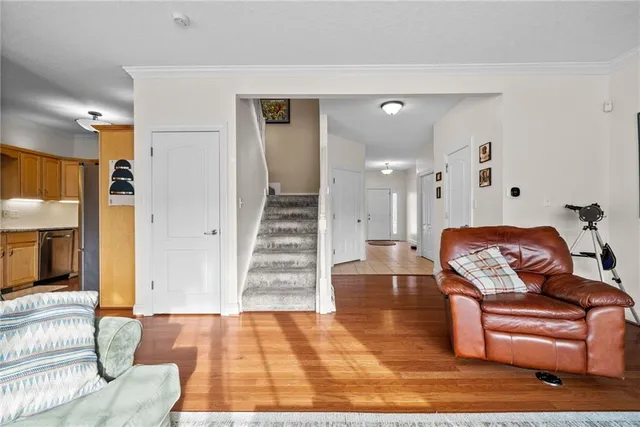 $350,000 | 204 Lenox Court, Imperial, PA 15126