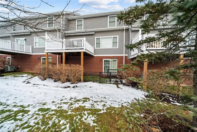 $350,000 | 204 Lenox Court, Imperial, PA 15126