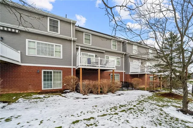 $350,000 | 204 Lenox Court, Imperial, PA 15126