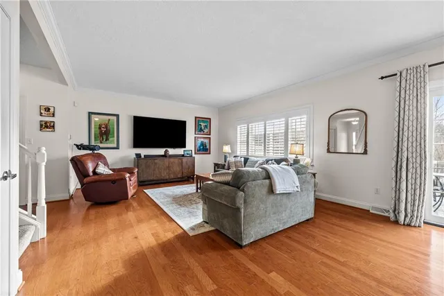 $350,000 | 204 Lenox Court, Imperial, PA 15126