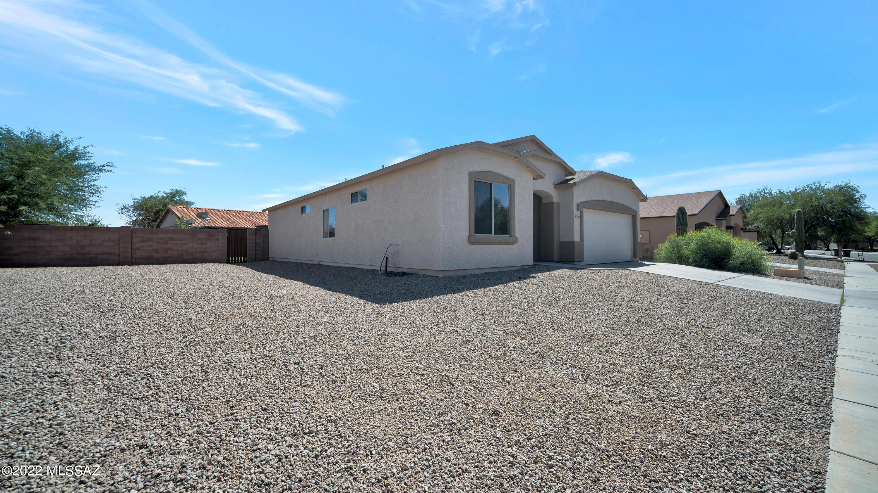 7519 West Ranchers Drive Tucson, AZ 85757 - Photo 2 of 24