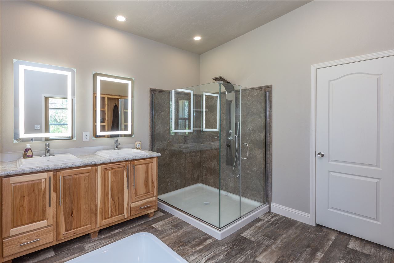 36514 North Sheldon Road Deer Park, WA 99006 - Photo 14 of 23 Gallery Image 14