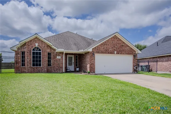 $299,900 | 113 Zephyr Drive, Victoria, TX 77904