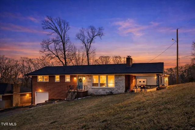 $325,000 | 204 Thompson Street, Kingsport, TN 37660