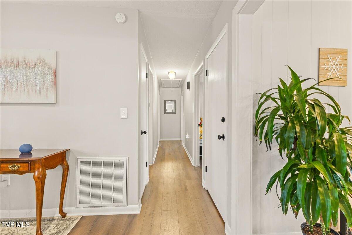 204 Thompson Street Kingsport, TN 37660 - Photo 14 of 46 11-128A3680